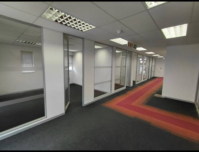209M² OFFICE TO LET IN BRYANSTON